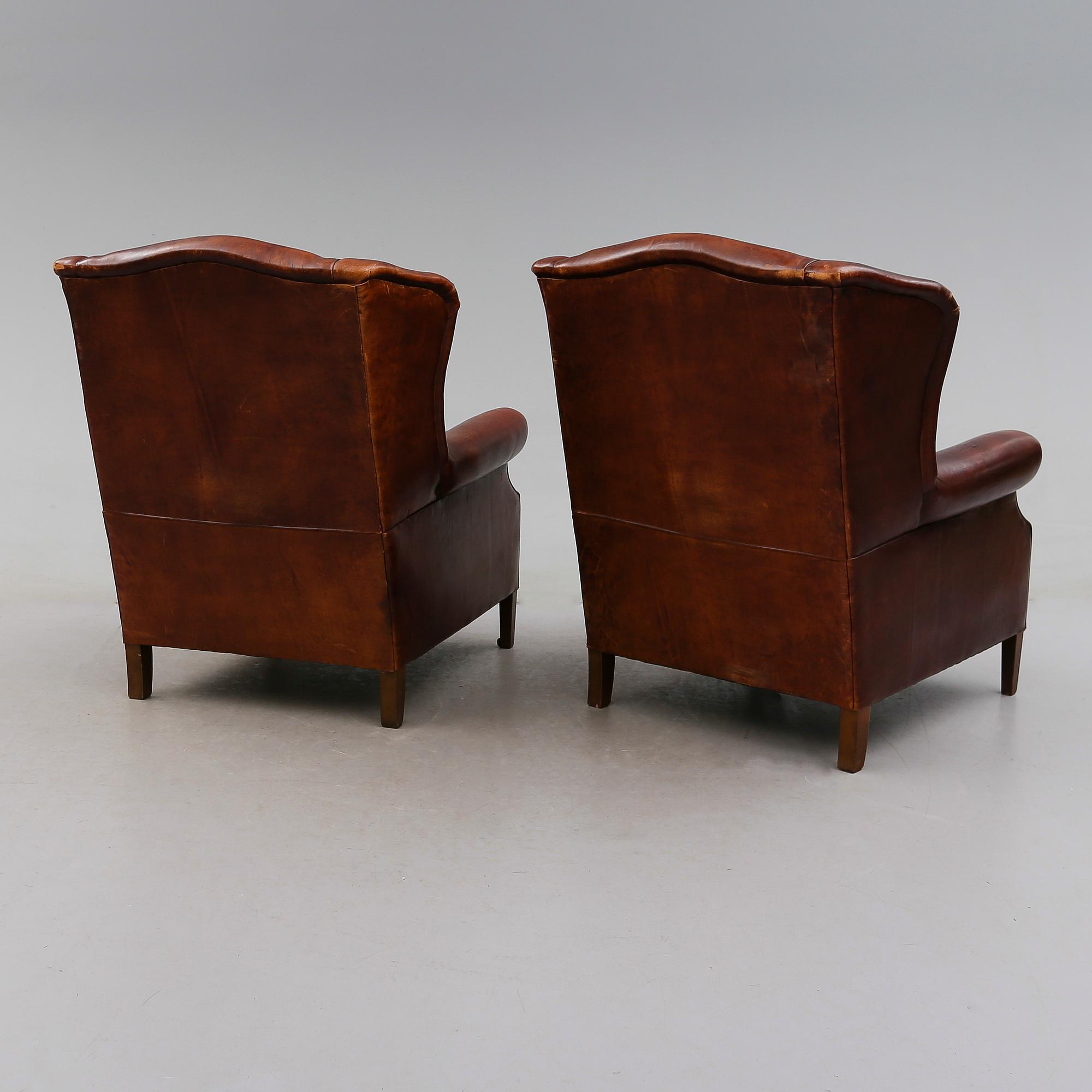 FÅTÖLJER, 1 par, 1900-talets andra hälft.