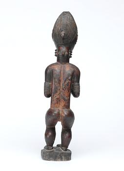 FETISCH. Trä. Baoule-stammen. Côte d'Ivoire (Elfenbenskusten) omkring 1940-1950. Höjd 47,5 cm.