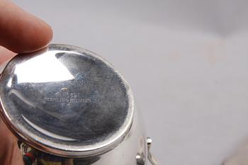 CIGARETTETUI samt SKÅL, silver, 1900-tal.