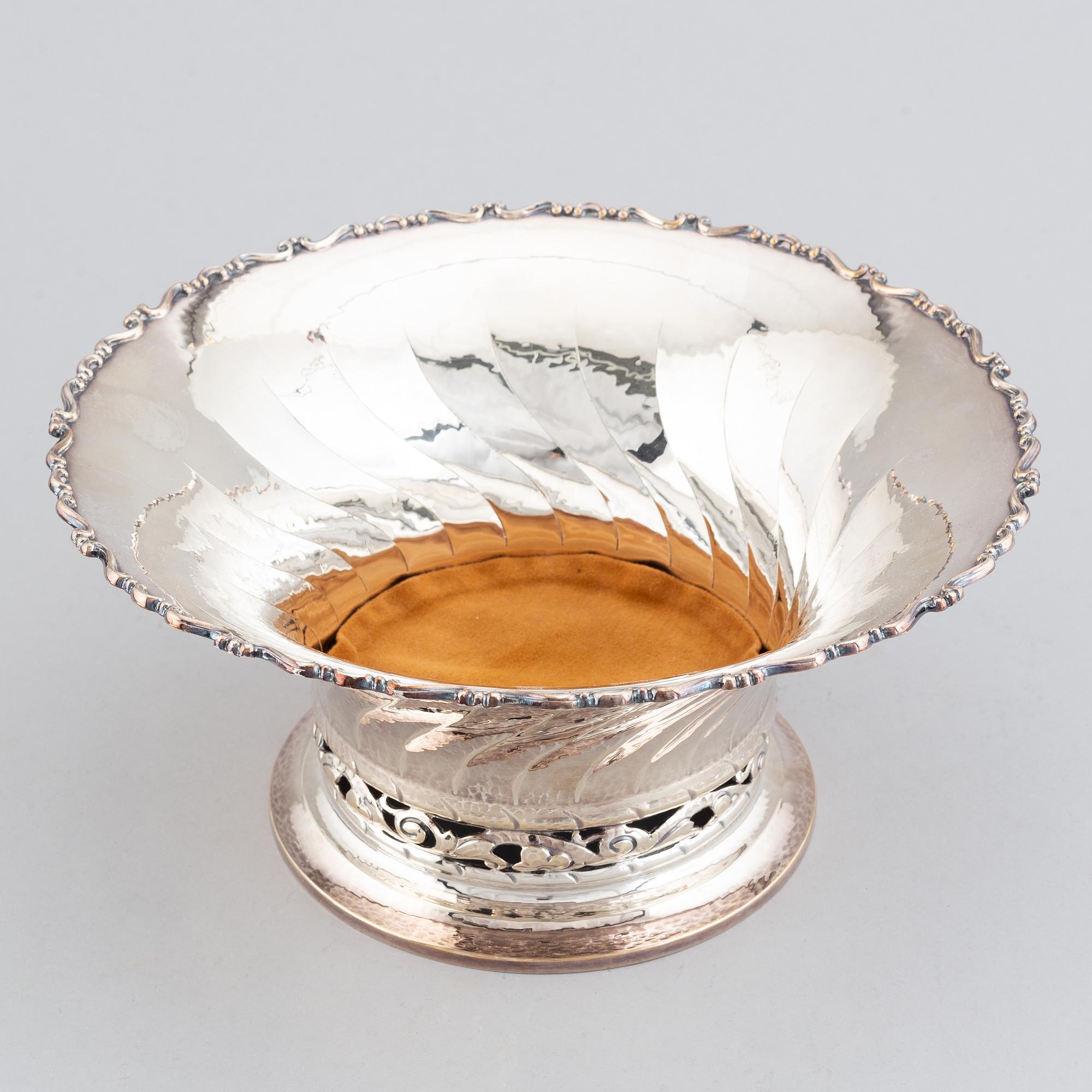 A swedish silver bowl, K Anderson, Stockholm 1928.