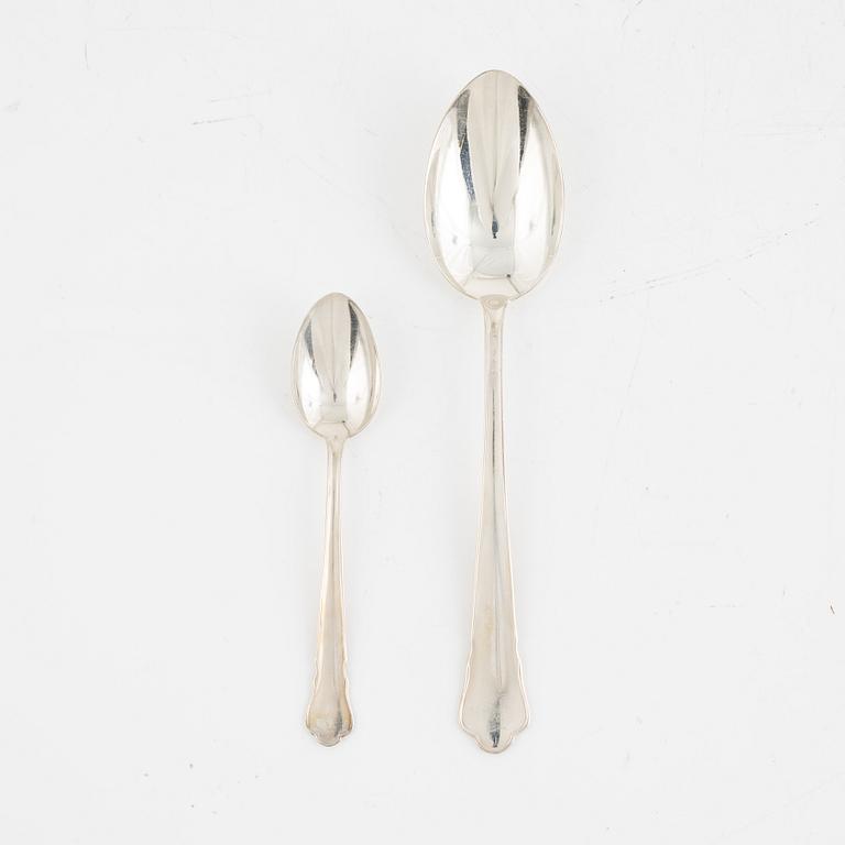 Guldsmedsaktiebolaget (GAB), 13 bordsskedar, 12 teskedar, silver, Stockholm 1943-1975.