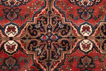 Carpet, Mahal/Bakhtiari, 150 x 218 cm.