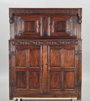 STOLPSKÄNK. England, renässansstil.