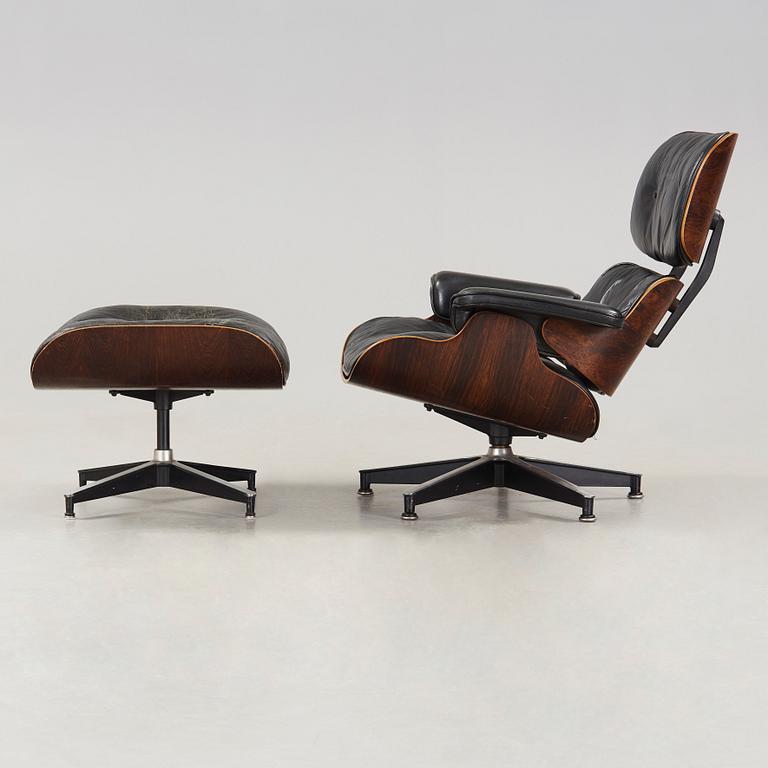 CHARLES & RAY EAMES, "Lounge Chair", fåtölj med fotpall, Herman Miller, USA 1960-70-tal.