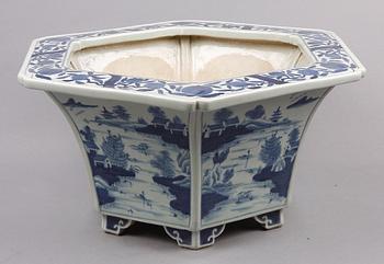 YTTERFODER, porslin, Kina. 1900-tal.