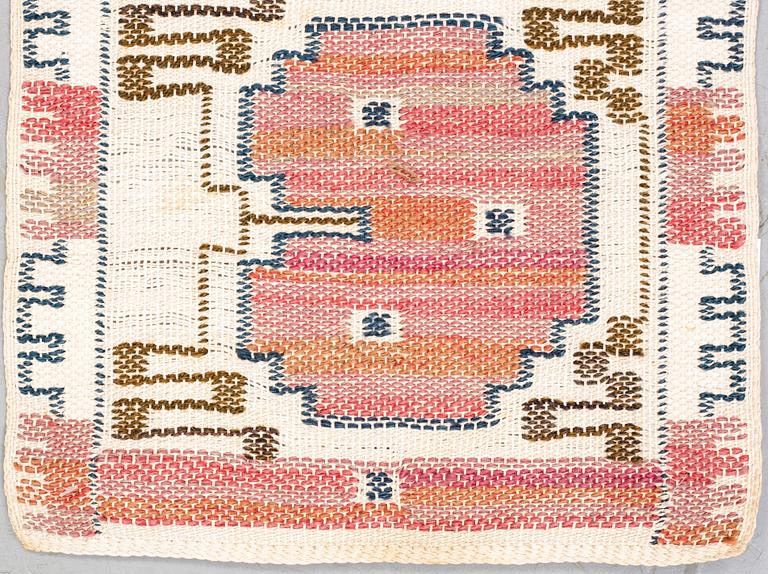 Märta Måås-Fjetterström, a textile, "Grodblad röd", flat weave, ca 27,5 x 88,5 cm, signed AB MMF.