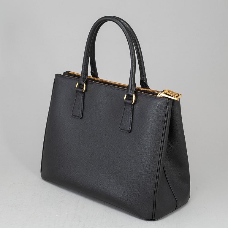 PRADA, väska, "Galleria Medium", 2018.