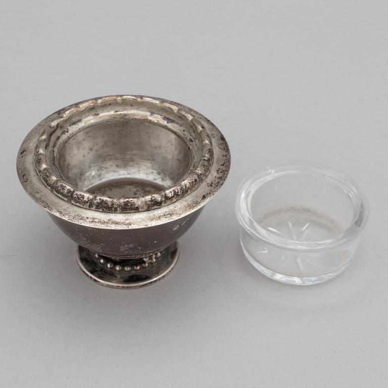 A Georg Jensen salt cellar, Copenhagen 1918 with swedish import marks. Silver weight 67 grams.