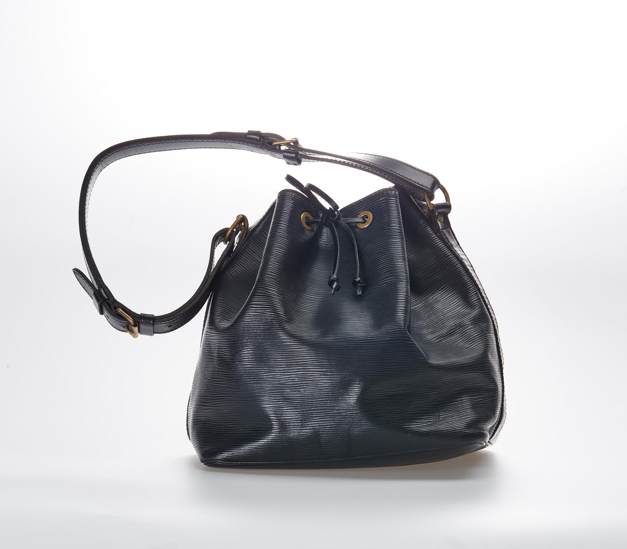 VÄSKA, "Petit Noé", Louis Vuitton.