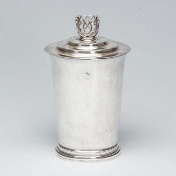 BÄGARE med LOCK, sterlingsilver, Atelier Borgila, Stockholm, 1938. Vikt ca 415 g.