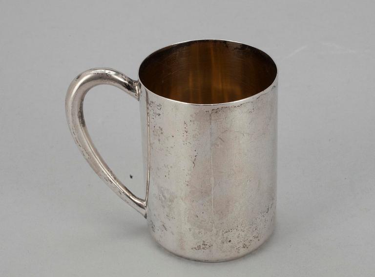 MUGG, silver, Lindman, Helsingfors 1917. Vikt 105 g.