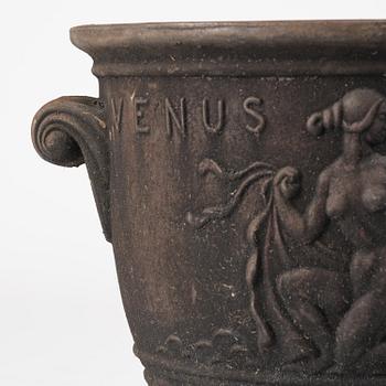 Ivar Johnsson, a pair of "Venus" cast iron urns, Näfveqvarns bruk, Swedish Grace.