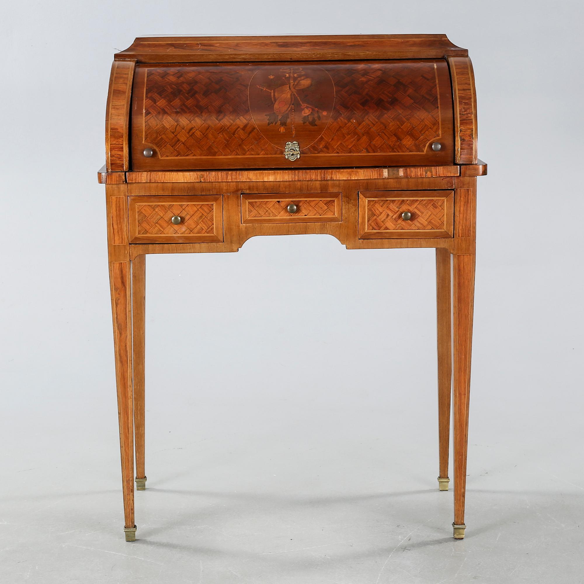 RULLKLAFFSSEKRETÄR, Louis XVI-stil, 1900-talets första hälft.