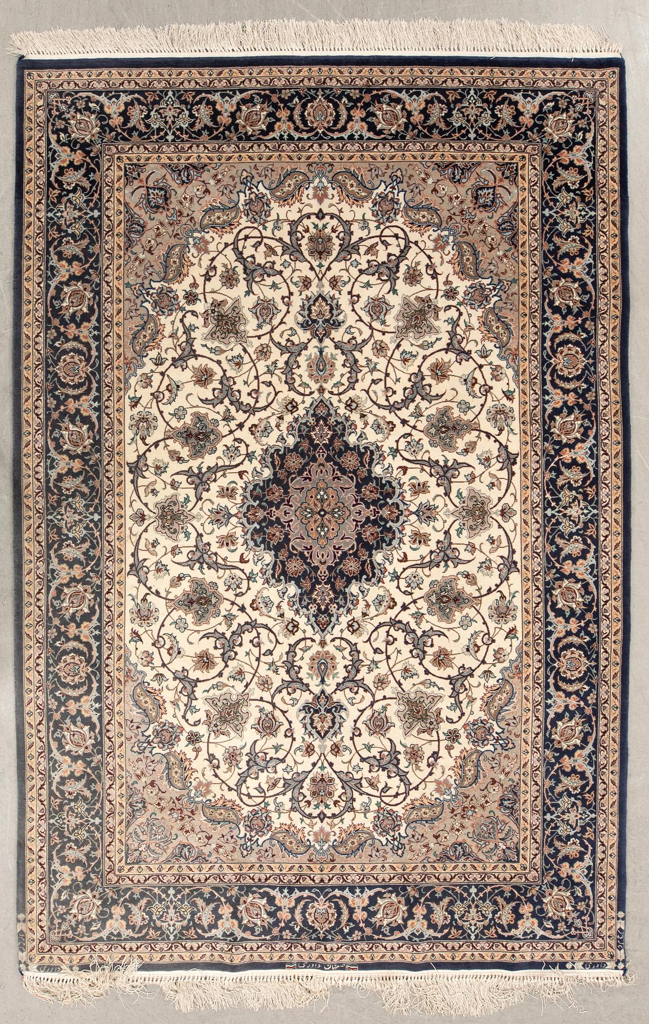 An Isfahan rug, central Persia  signed Davari, 225 x 148 cm.