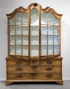 A DISPLAY CABINET, Louis XV-style, England/Holland, 19th century.