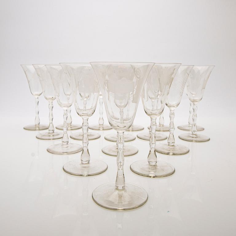 Fredrik Frisendahl, Glass service, 17 pcs, first half of the 20th century.