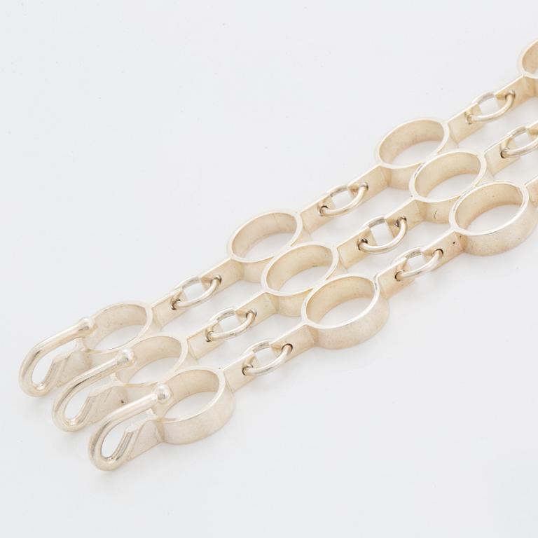 A Jorma Laine bracelet in silver.