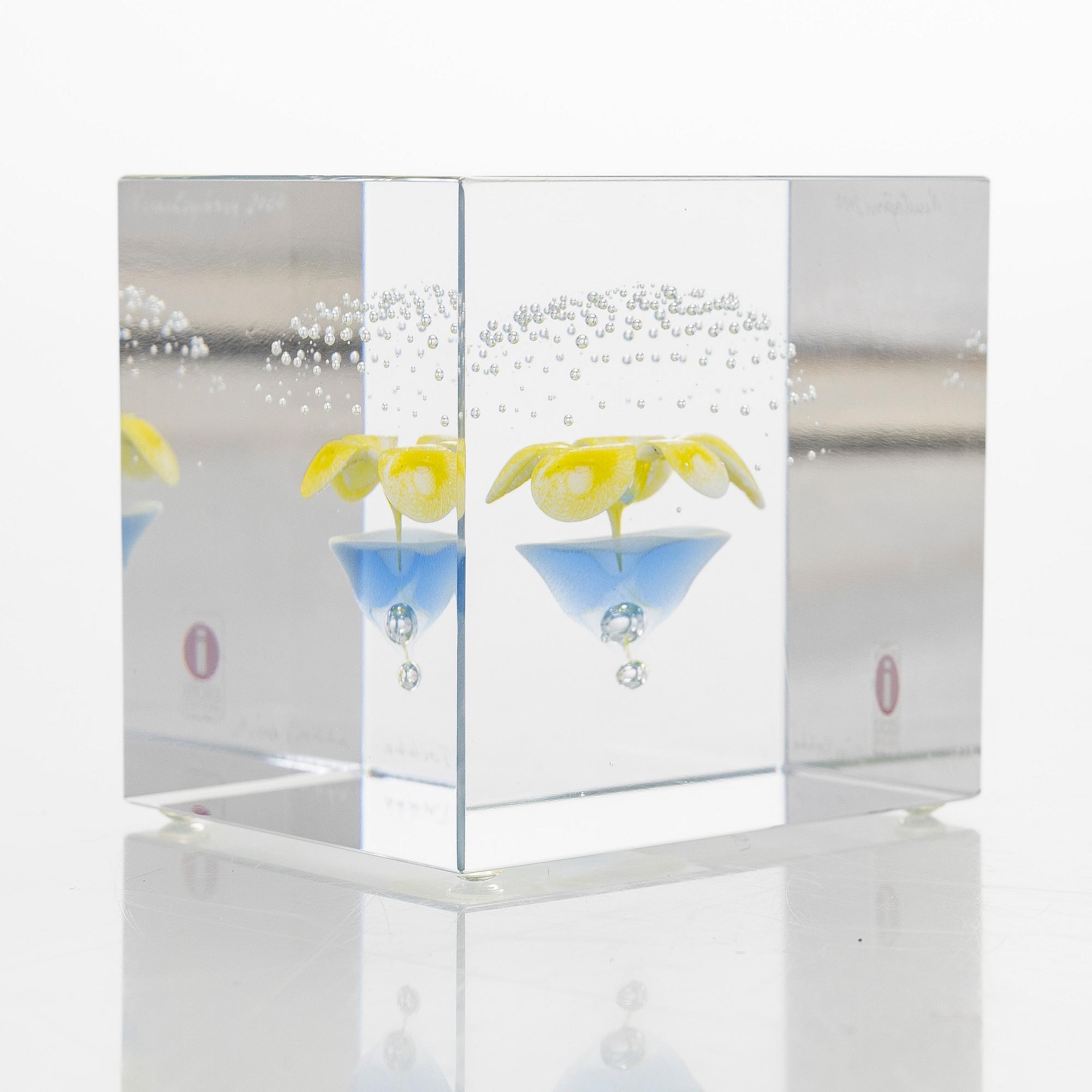 Oiva Toikka, vuosikuutio 2000, signeerattu Oiva Toikka Nuutajärvi 2000, 925/2000.