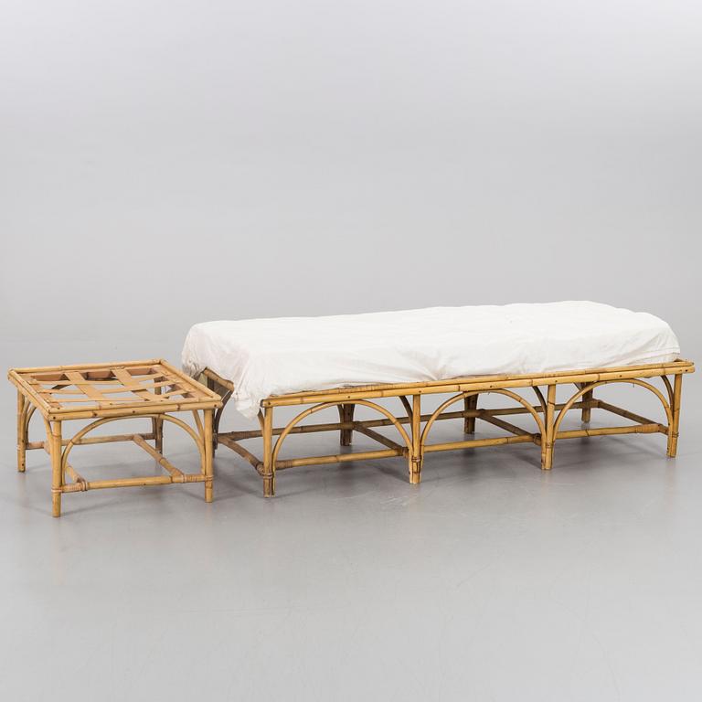 DAGBÄDD OCH PALL, bambu och rotting, 1900-talets mitt.