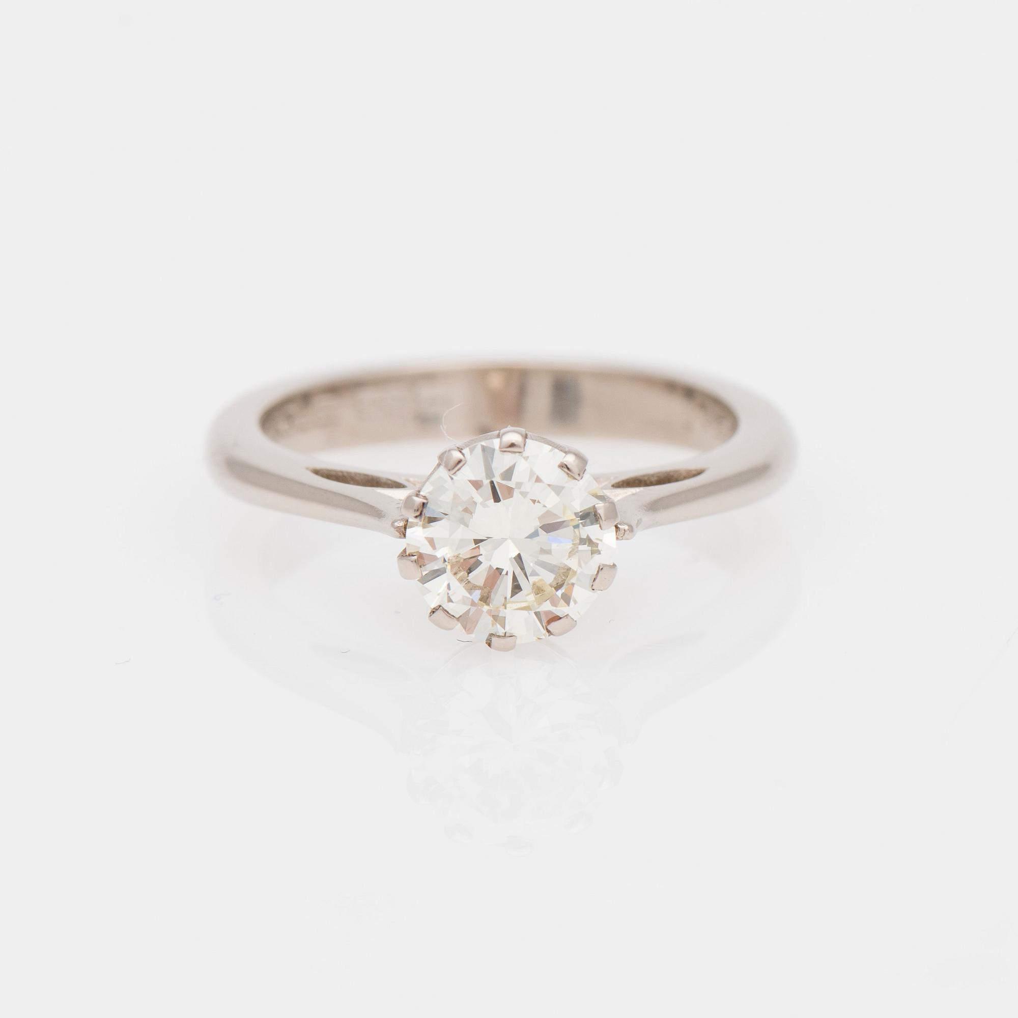 RING, vitguld 14K, briljantslipad diamant 1,36 ct, enligt gravering.