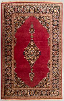 A semiantique Kashan carpet ca 213x134 cm.