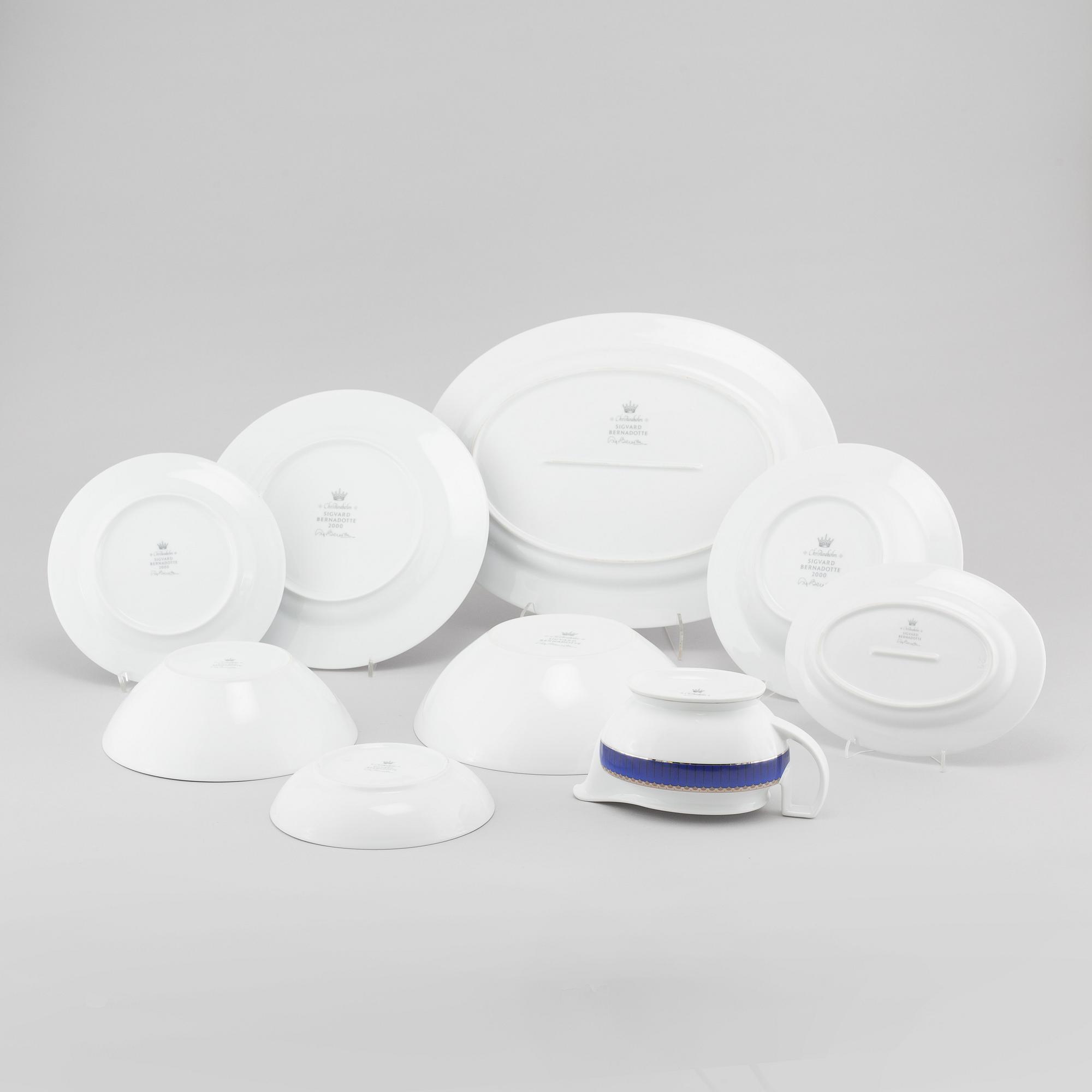 41 pieces of porcelain tableware, model "Christineholm" or "Marianne Royal Blue", 21th century.