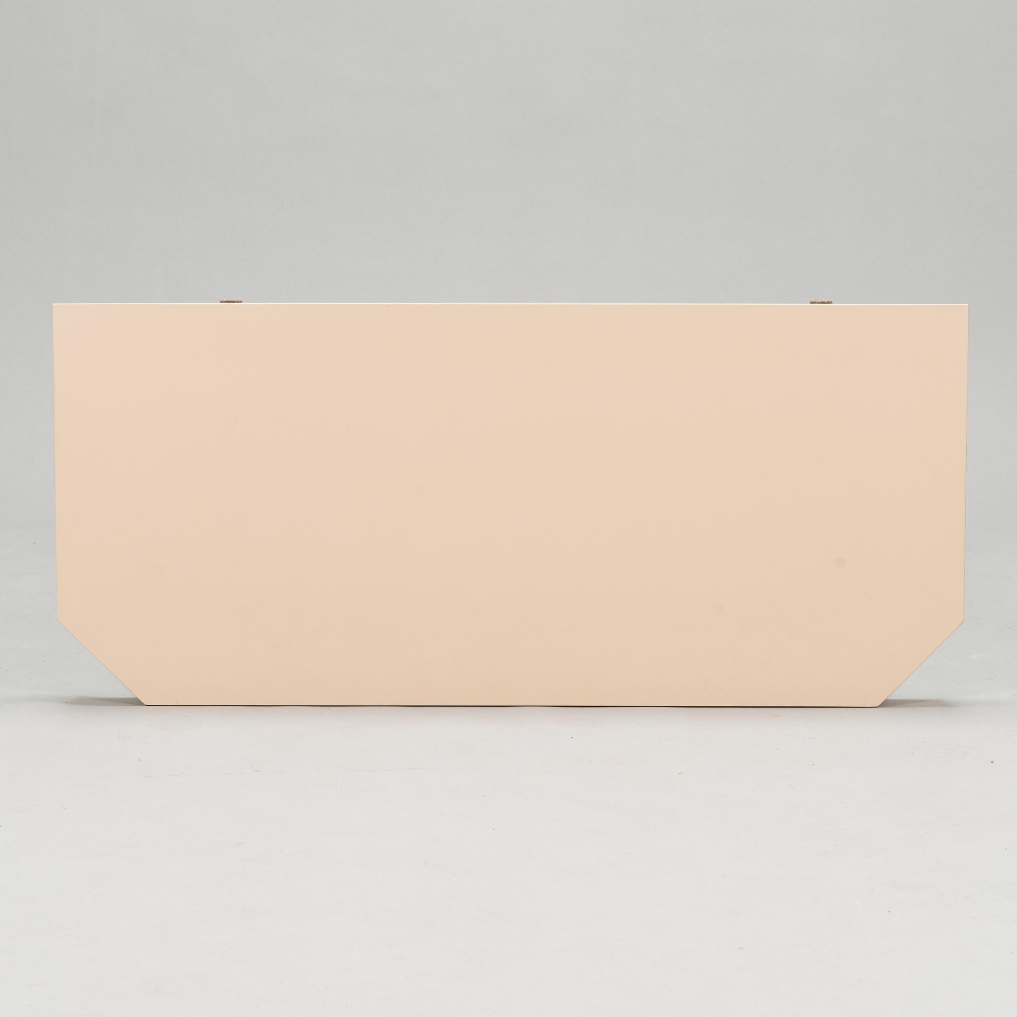 Eliel Saarinen, bord, 2 st, "White Suite (Hvitträsk)", Adelta 1980-tal.