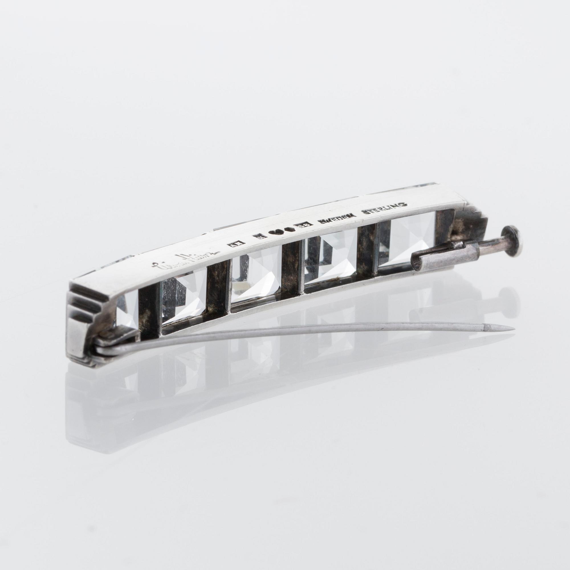 BROSCH, Wiwen Nilsson, Lund, 1944. Sterlingsilver med bergkristaller,