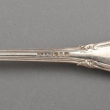 MATGAFFLAR SAMT MATSKEDAR, 8+4, silver, "Greque", Frans Holm & Co, Göteborg 1891. Tot ca 970 gram.