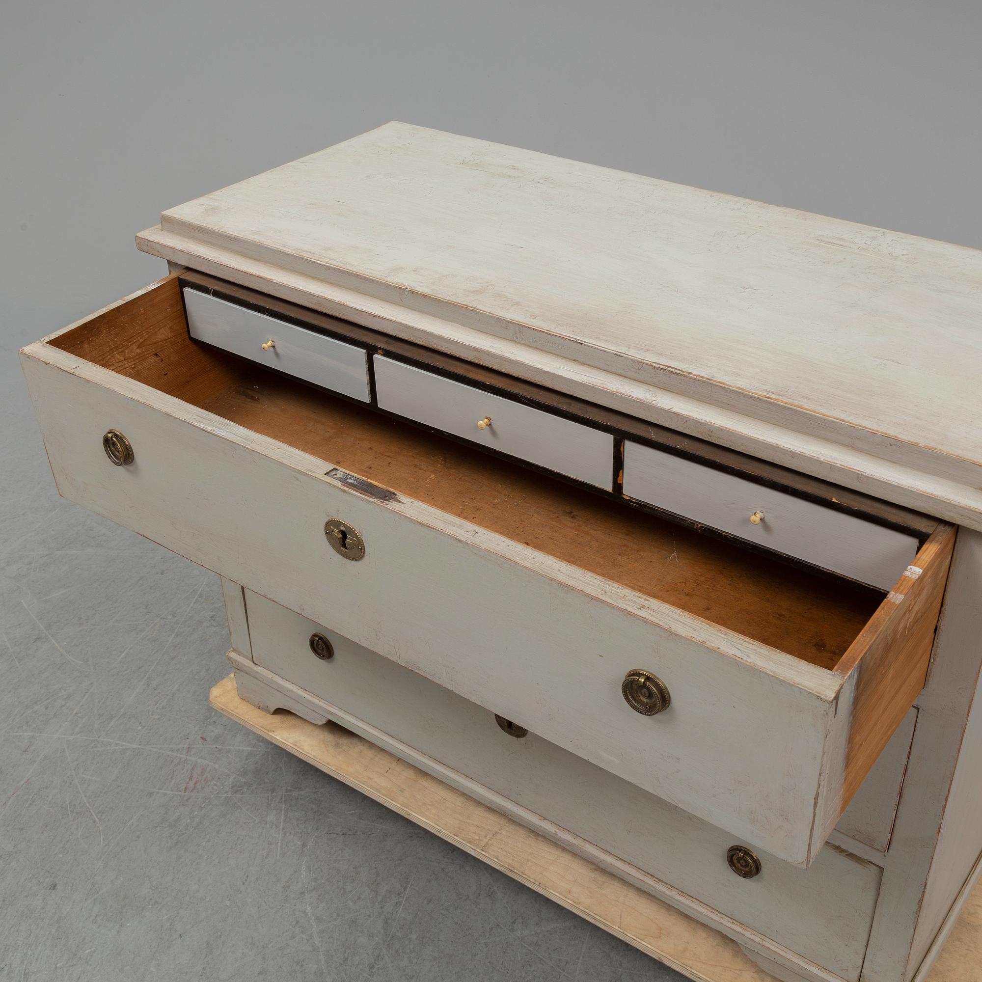 A chest of drawers from the mid 19th century.