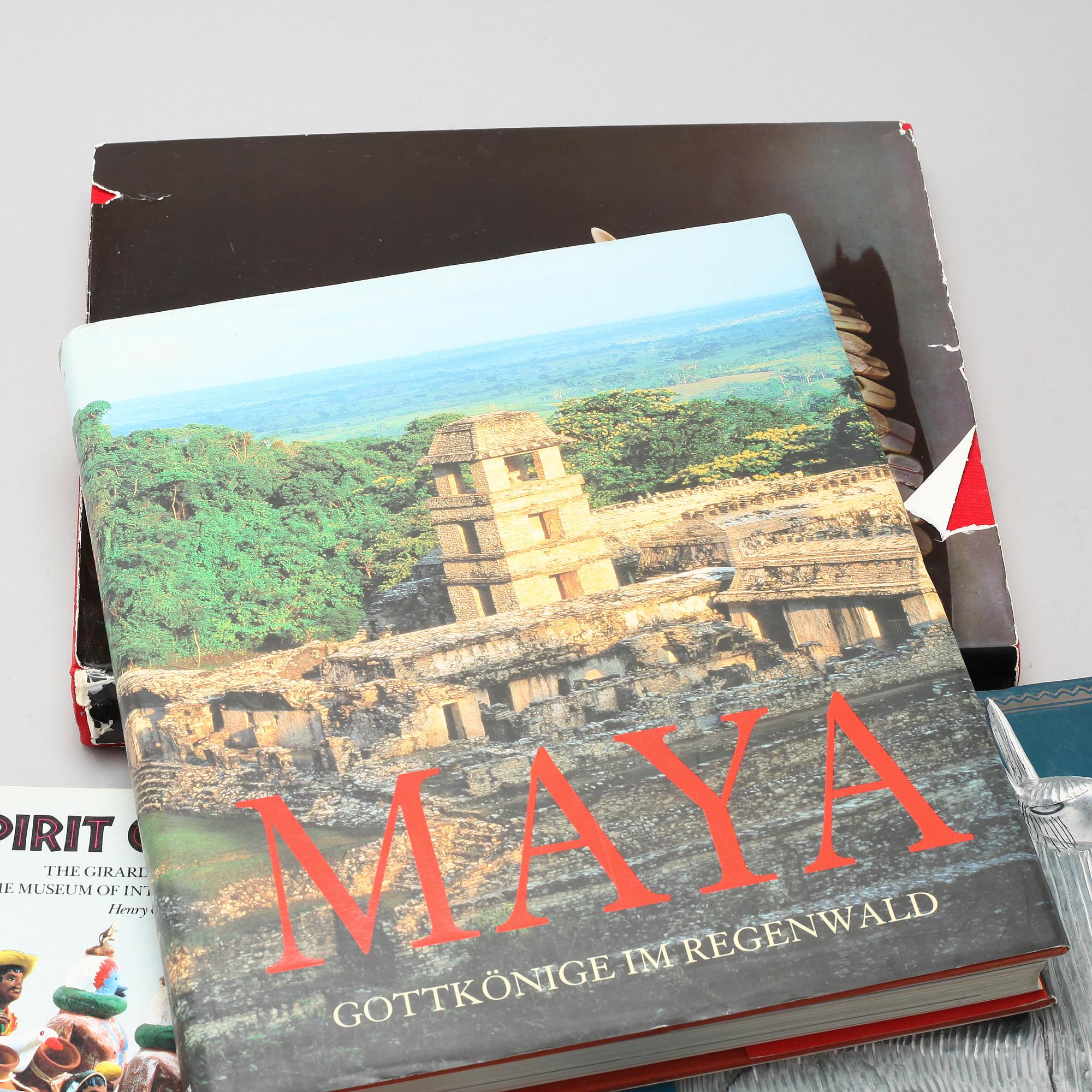 12 books and 6 catalogs about American / Pre-Columbian Art, 20th and 21st century.
