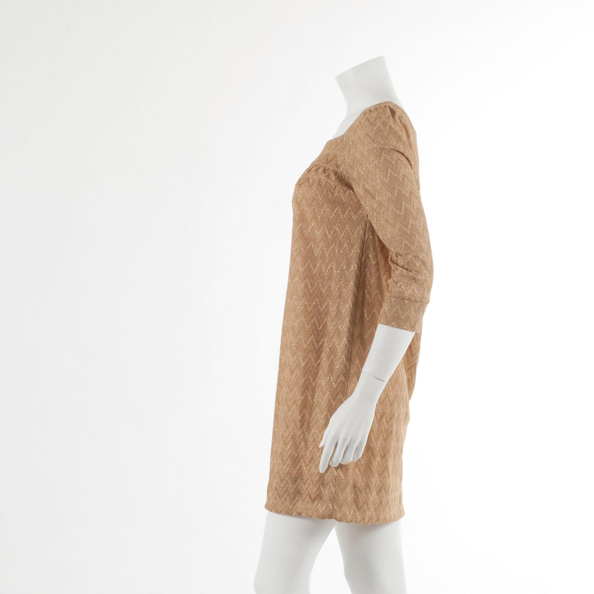 MISSONI m, a gold colored dress. Size M.