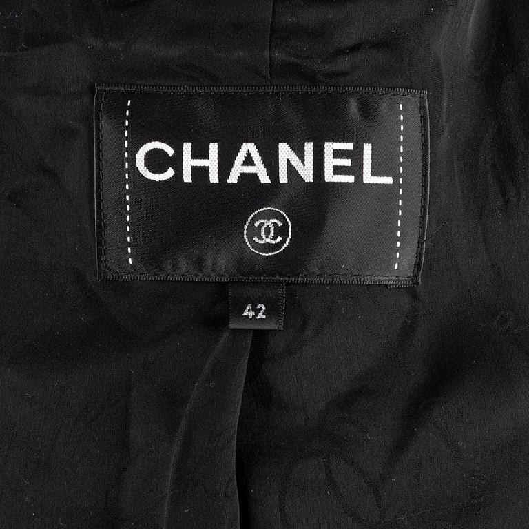 Chanel, bouclé jacket, size Fr 42.