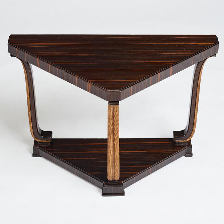 Axel Einar Hjorth, konsolbord "Louis", Nordiska Kompaniet, Stockholm 1928.