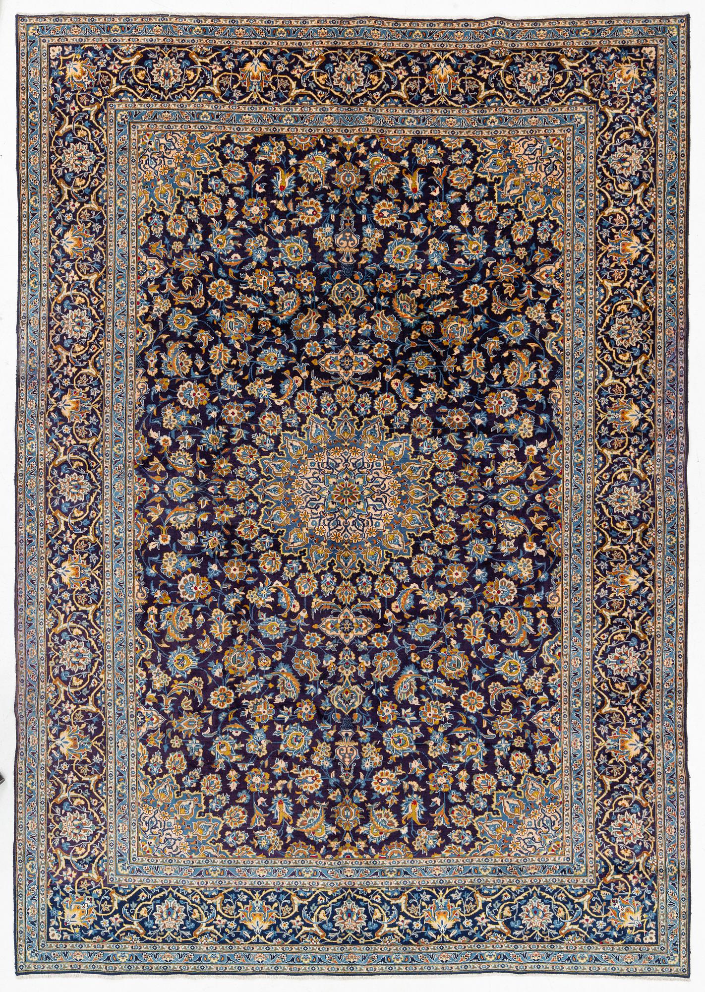 Matta, Keshan, ca 420 x 290 cm.