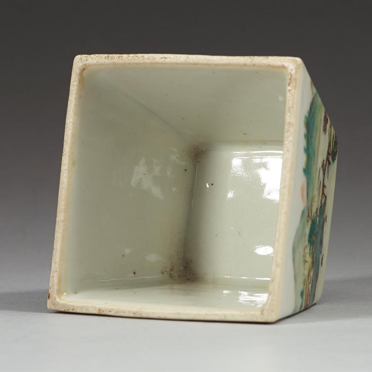 A rectangular bowl, China, Republic, 20th Century, with  hall-mark.