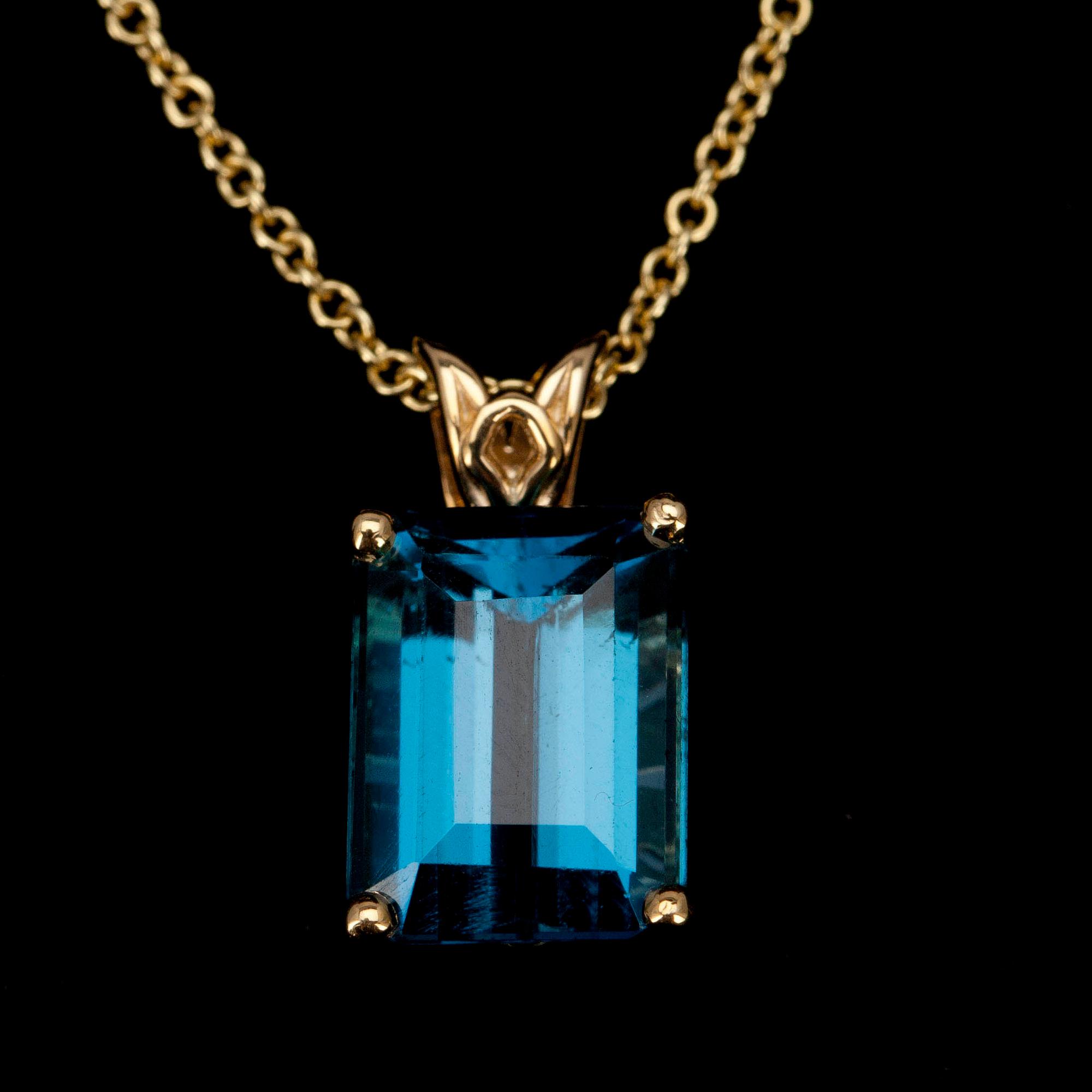 HÄNGE, guld 14K, blå topas 5,08 ct.