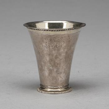 POKAL, silver, Olof Fernlöf, Göteborg,1763. Verksam 1720-1766. Vikt ca 37 g.