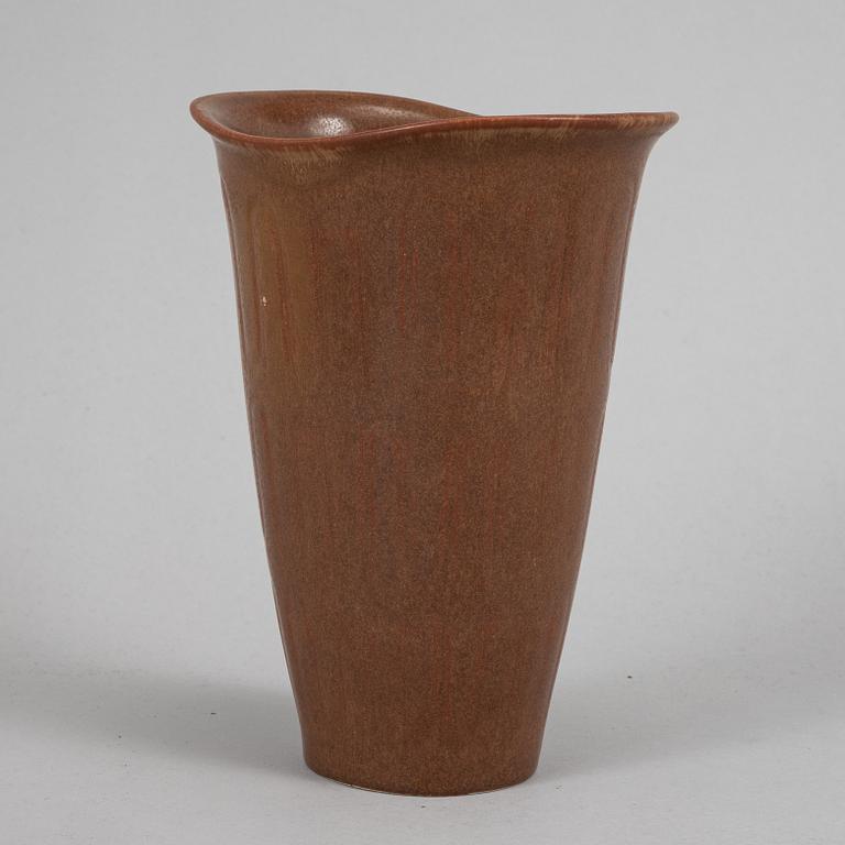 Tea pot, two bowls, two creamers, and a vase by Gunnar Nylund, stoneware, Rörstrand.