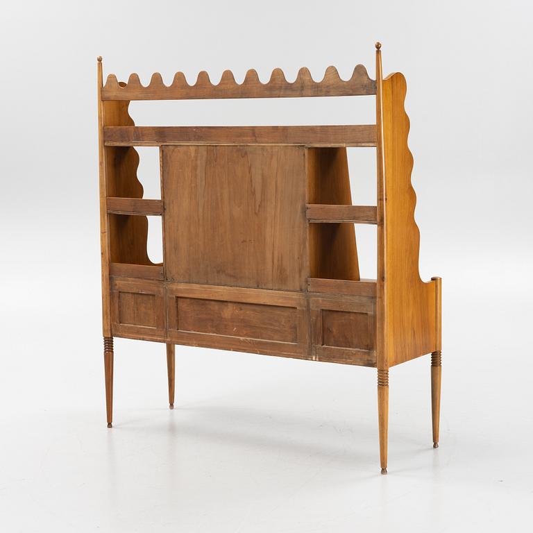 Paolo Buffa, attributed to, a walnut bookcase, Italy 1930's/40's.