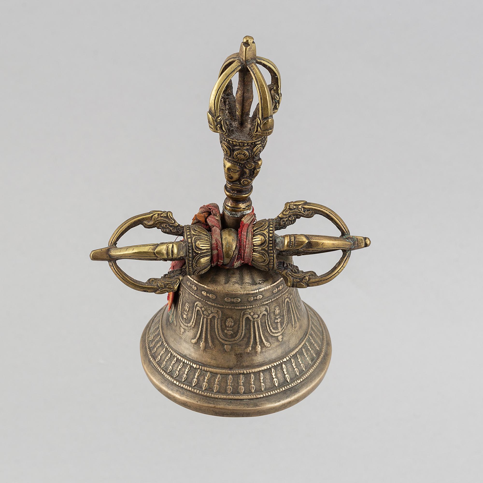 A bronze Ganta and Vajra, Tibet, 20th Century.