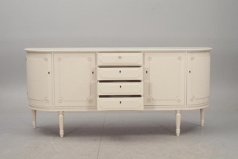 SIDEBOARD, Gustaviansk stil, 1900-tal.
