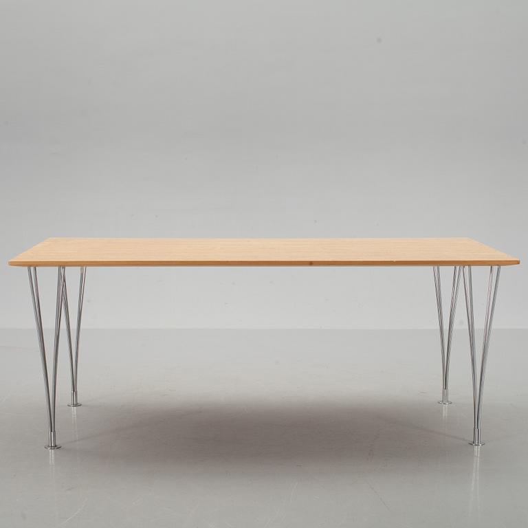 BORD,  Bruno Mathsson International, Värnamo. Bruno Mathsson och Piet Hein för Fritz Hansen.