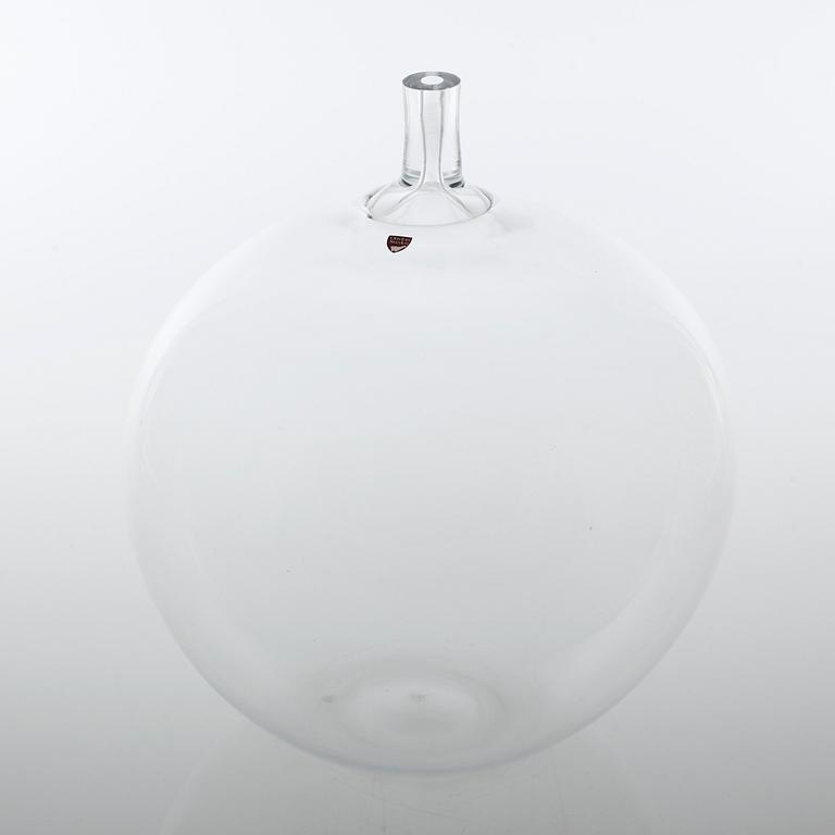 A signed glass vase by INGEBORG LUNDIN, "Äpplet (the apple)" for Orrefors.