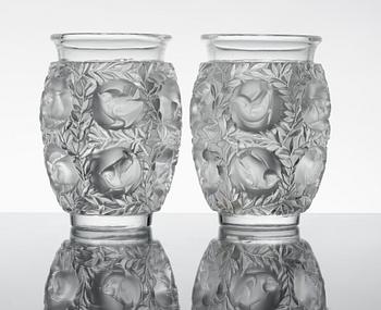 VASER, ett par, glas, "Bagatelle", Lalique, sign. 1900-tal.
