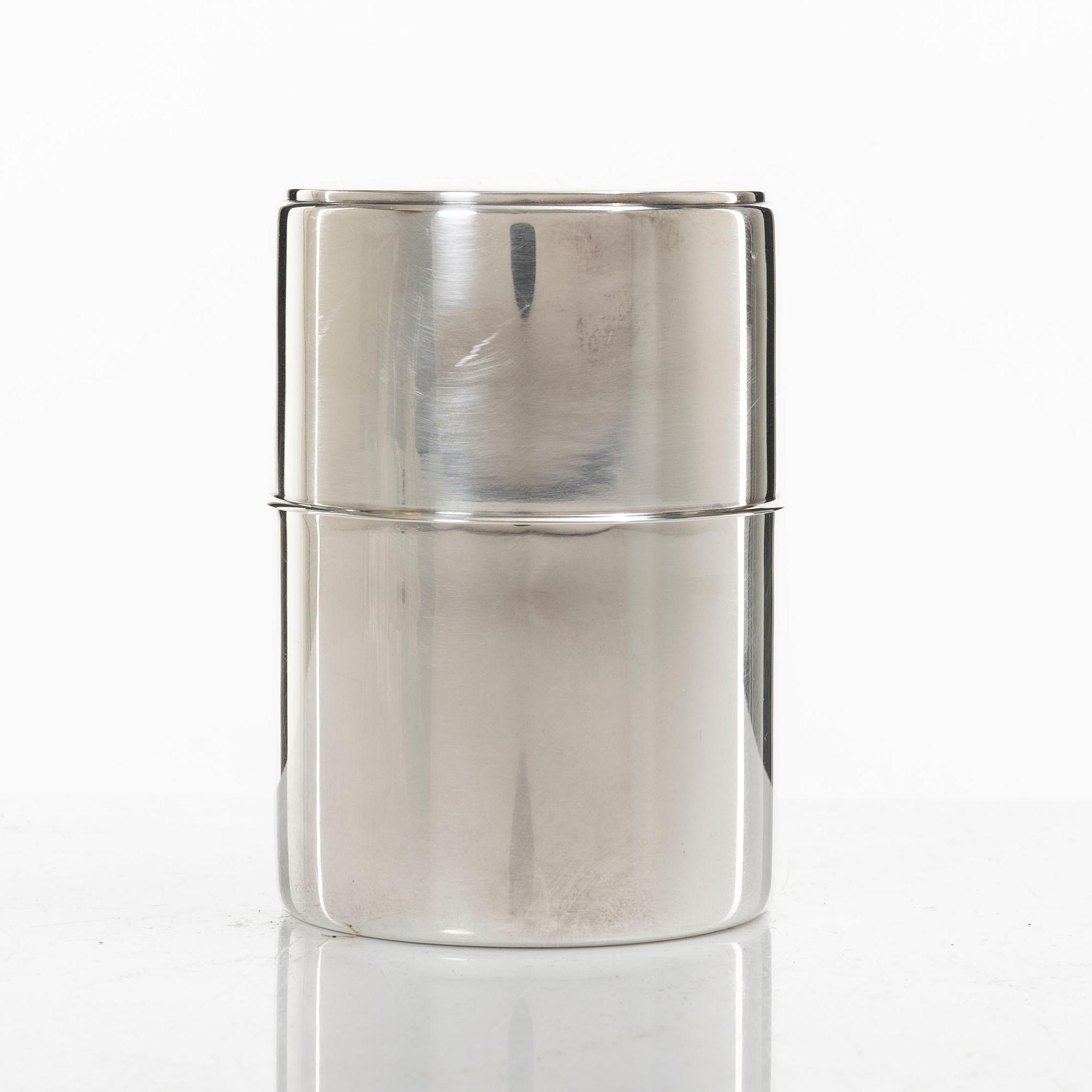 Gunnar Cyrén, A Swedish silver box with lid, company C.G. Hallberg, Stockholm 1957.