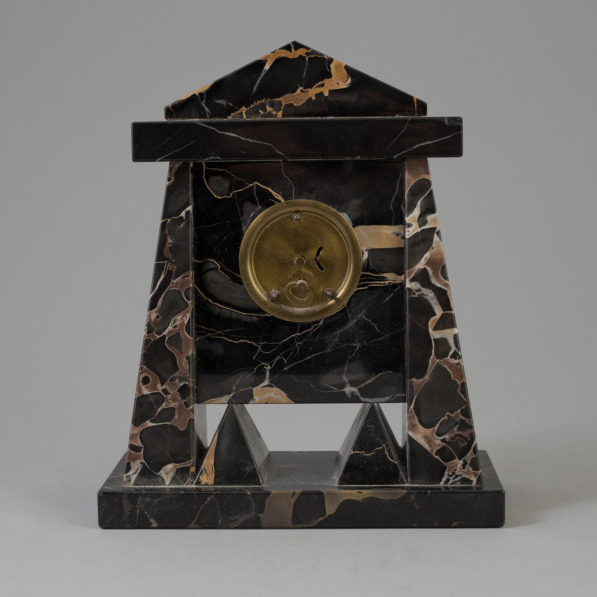 A 20th century marble mantle clock and lidded box.