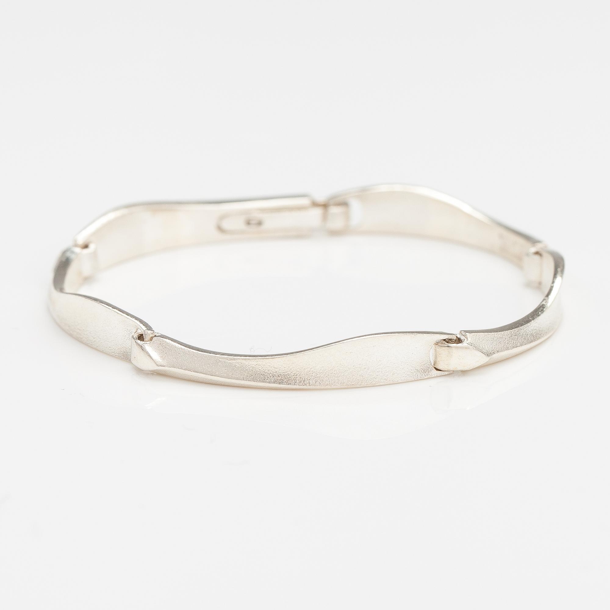 ZOLTAN POPOVITS, A stelring silver necklace "Acturus" and bracelet "Agena". Lapponia 2012.