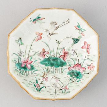 A group of chinese porcelain, 7 pieces, mostly late Qing dynasty and and 18th Century famille rose plate.