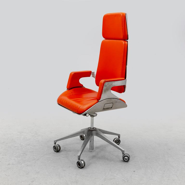 A leather and metal chair "Silver 362S" by Interstuhl, Germany.